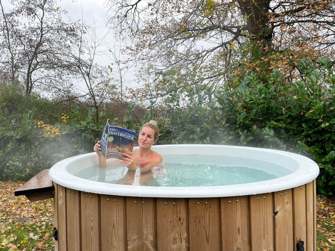 https://www.wellnessspots.com/huisje-met-hottub-aan-water-salland-vakantiepark-molke-zuna-river-cabin-hottub/