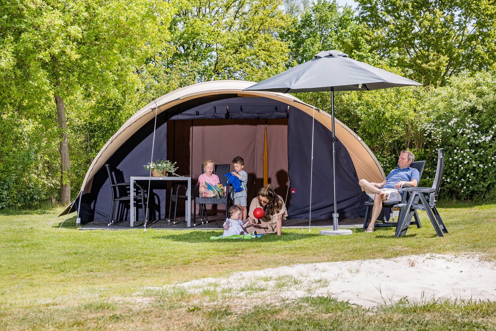 Ingerichte tent huren