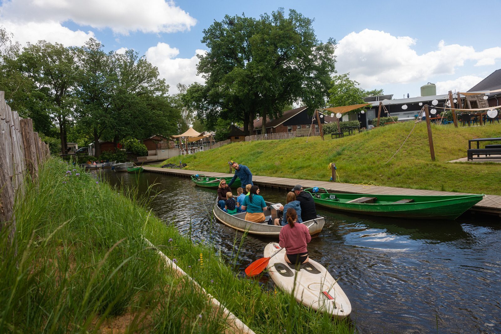 Kleine camping Nederland aan het water