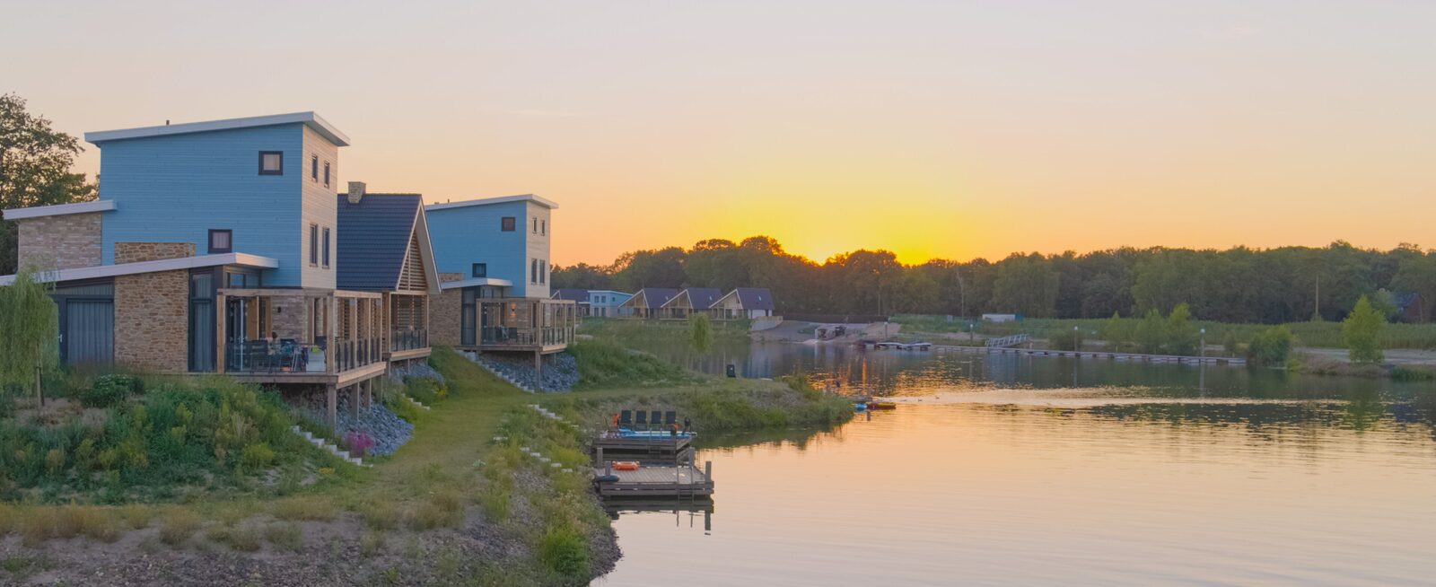 boating marina resort leukermeer