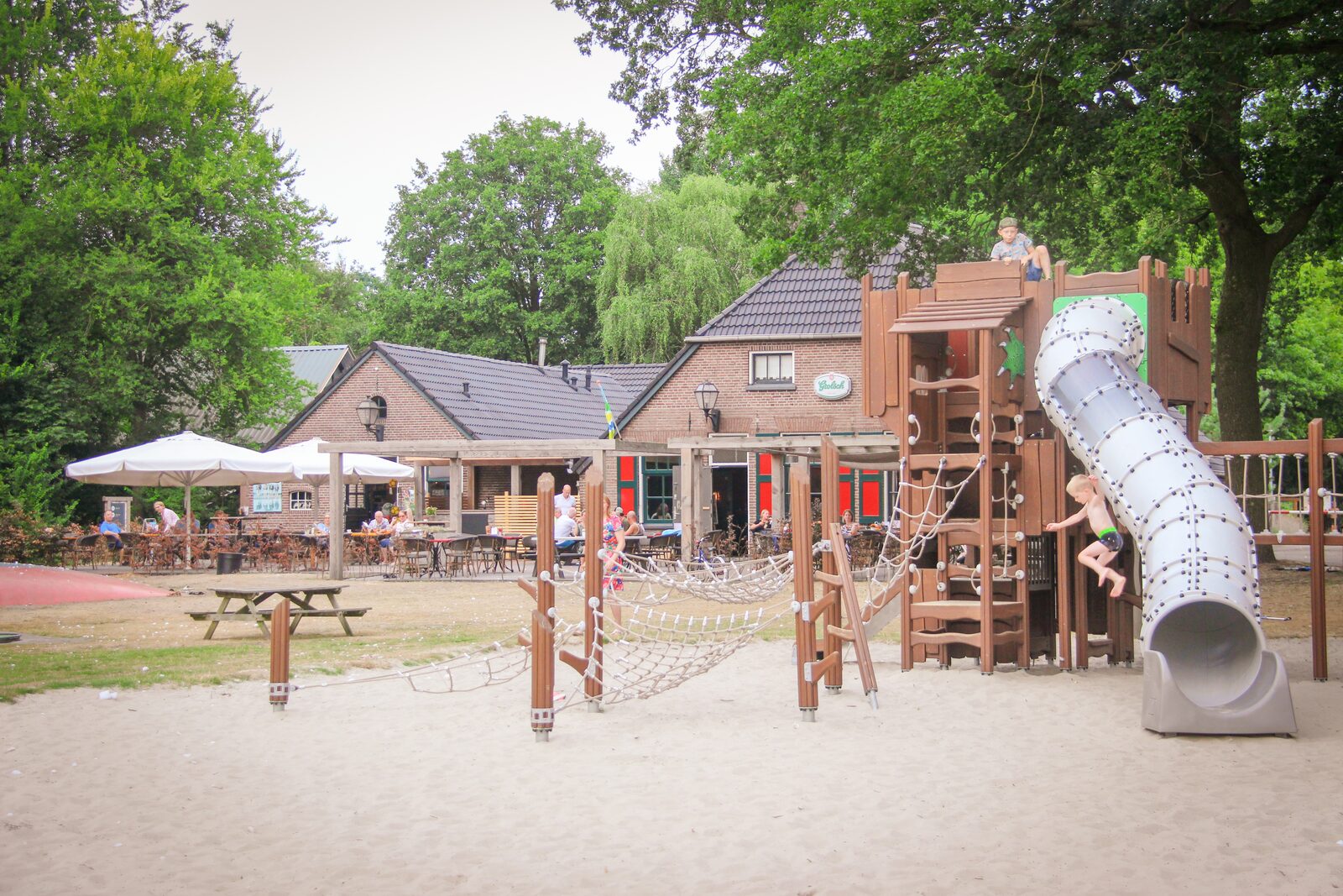 Restaurant, snack bar and bowling alley