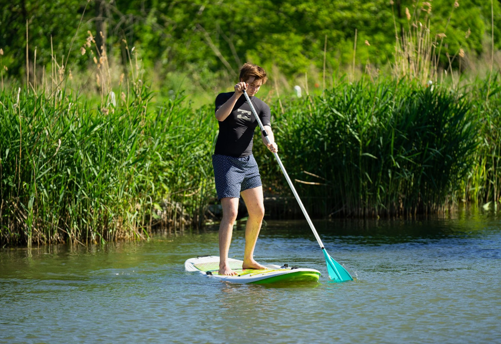 Paddle boarden 