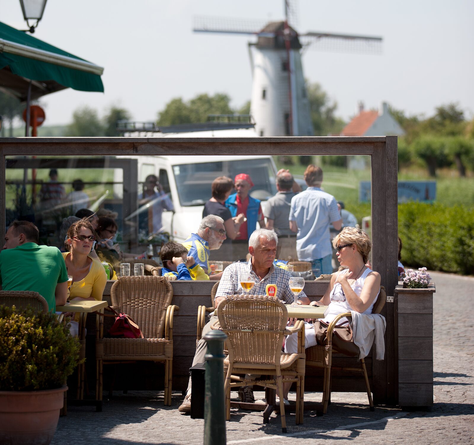 Radfahren oder Wandern an der belgischen Küste 