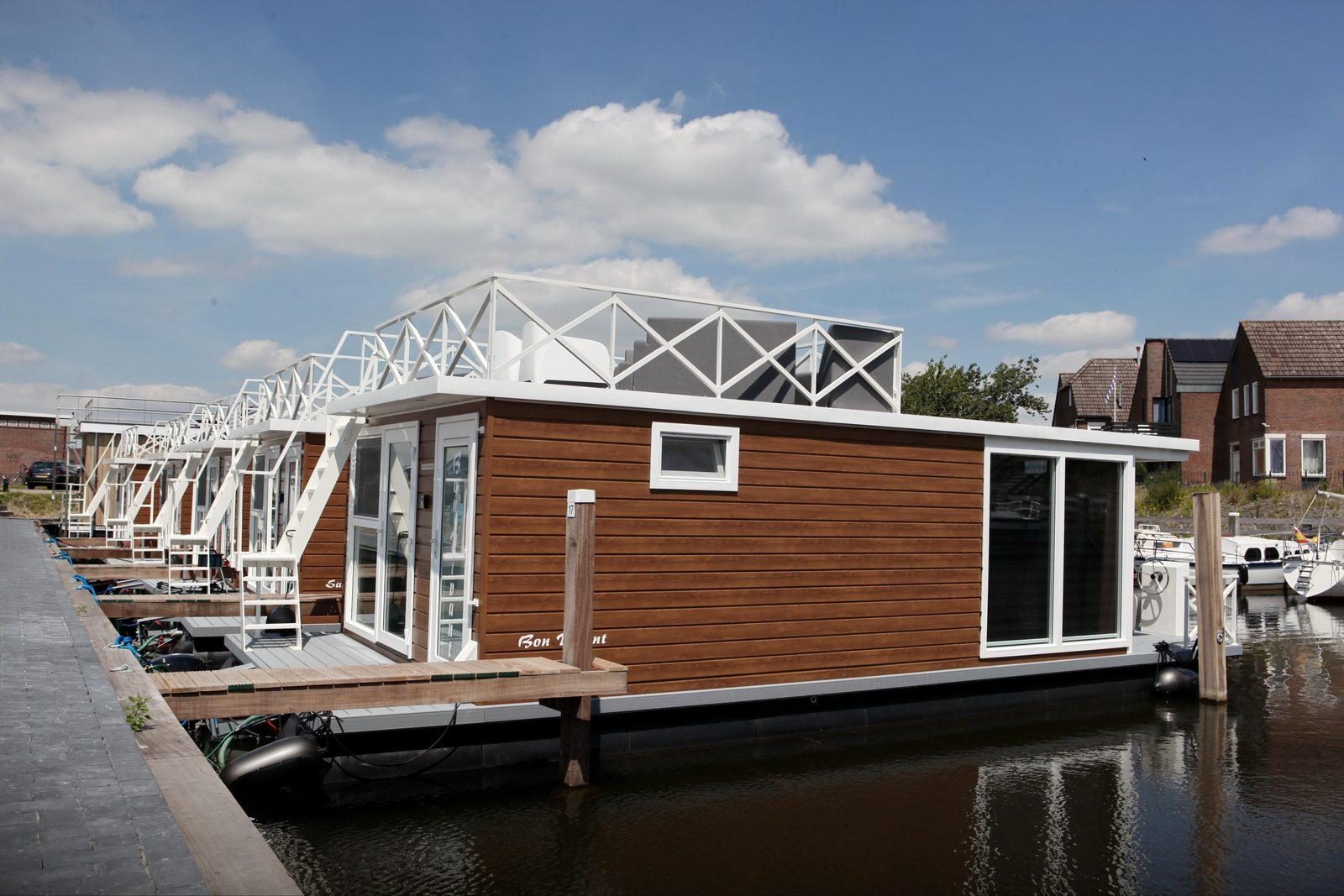 Houseboat in Lemmer