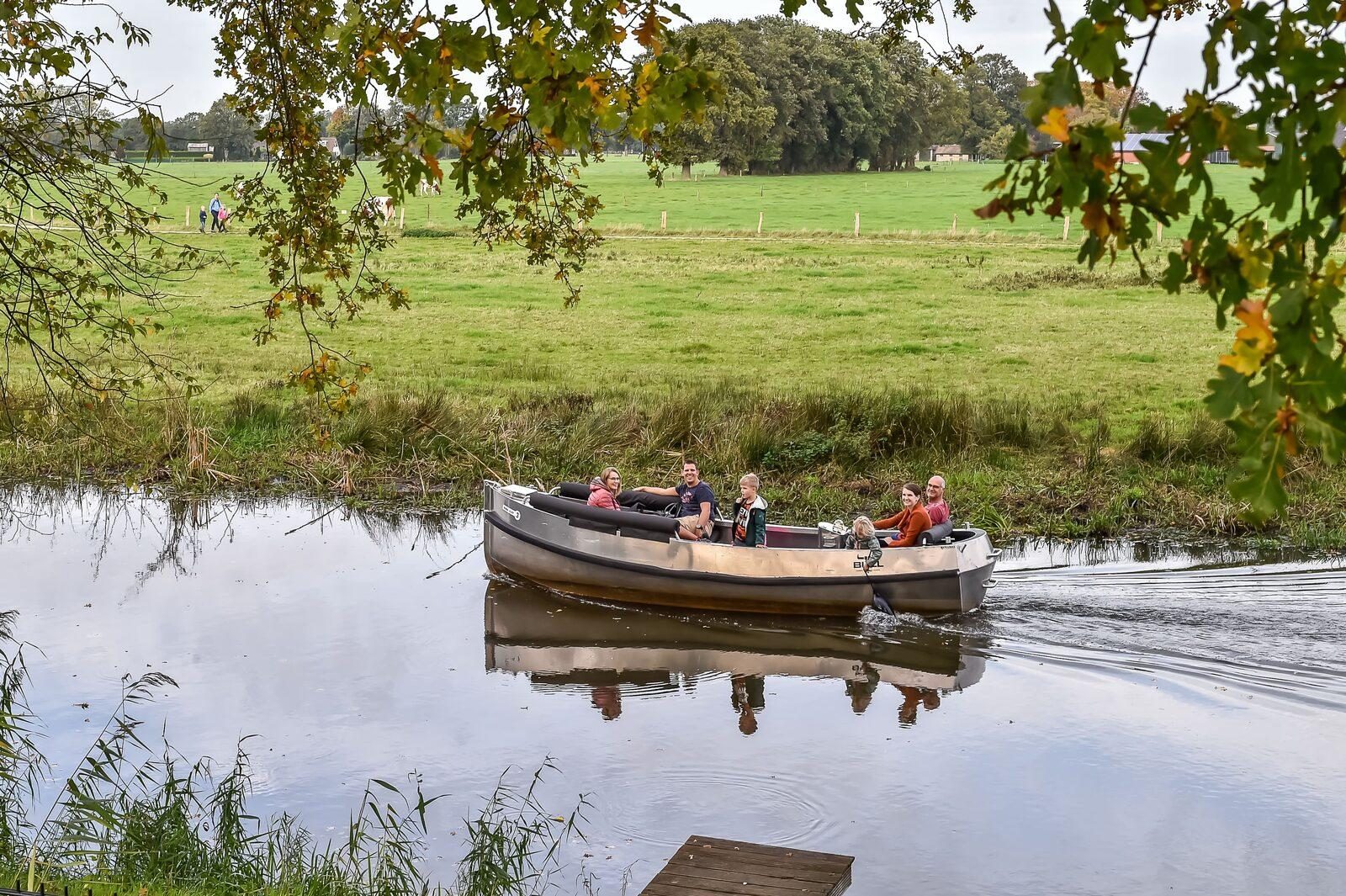 Fluisterbootje huren in Zuna