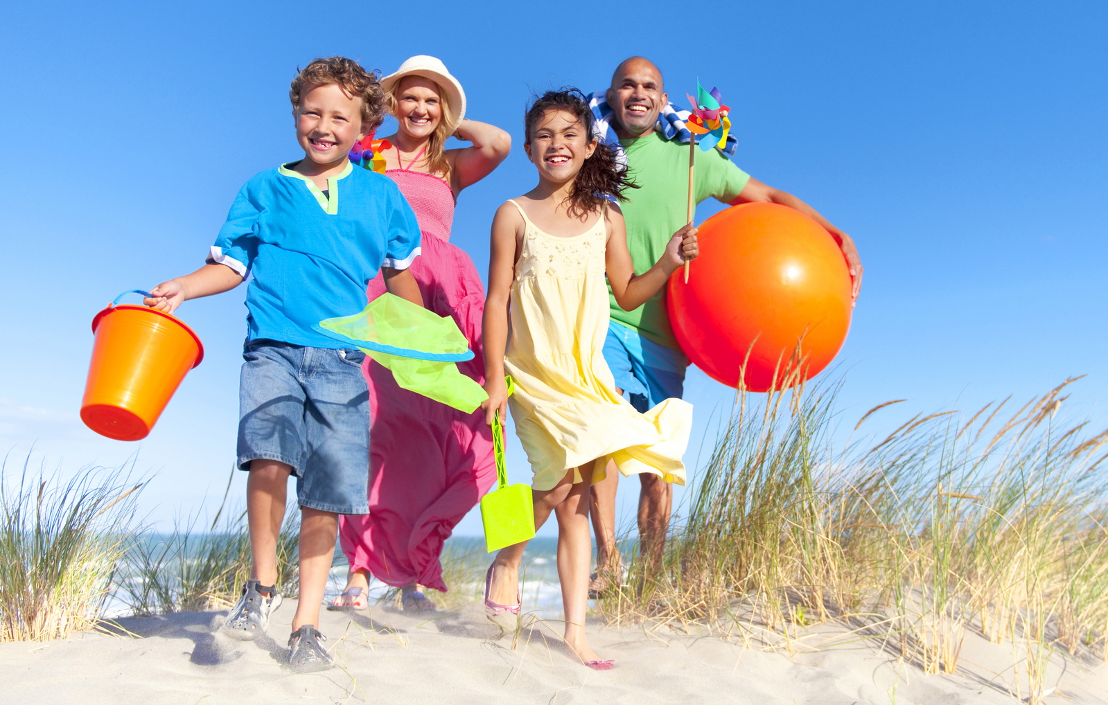 Une famille sur la plage