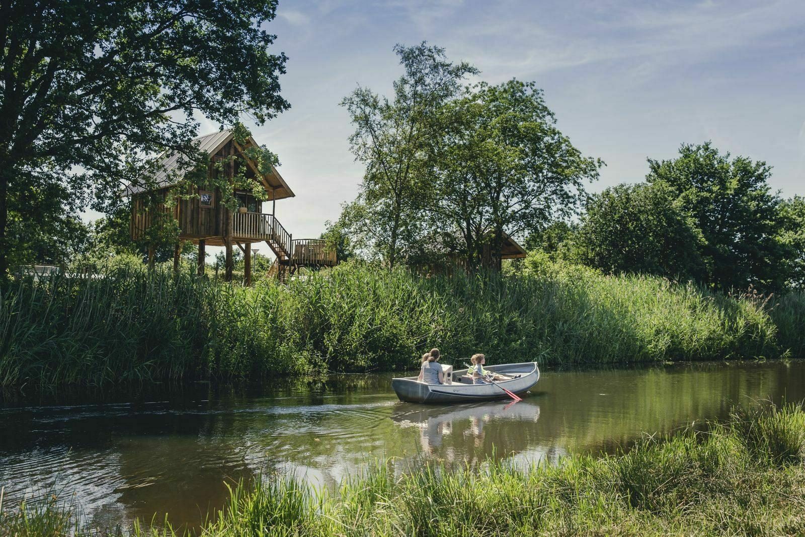 Fluisterbootje huren in Zuna