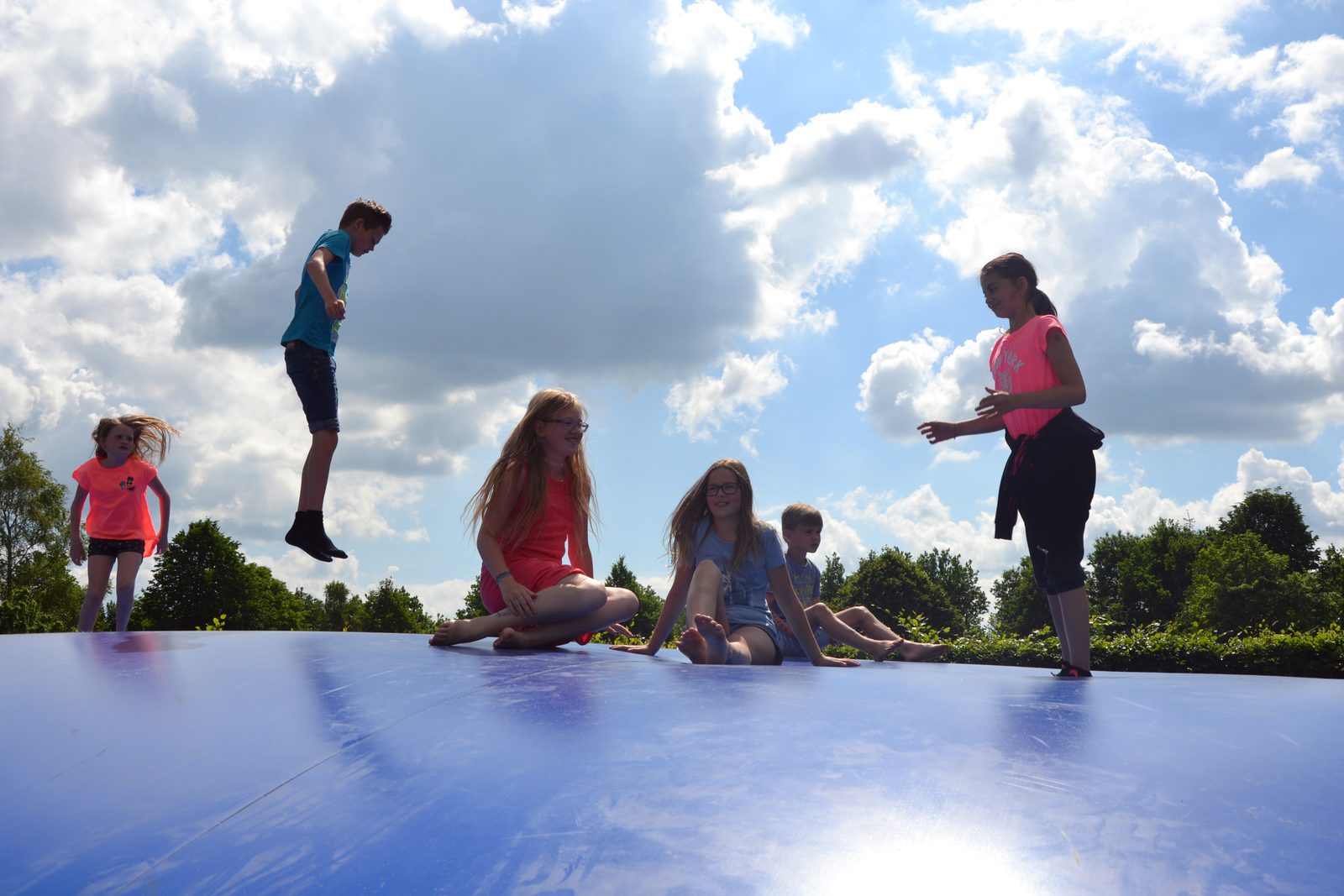 Air trampoline