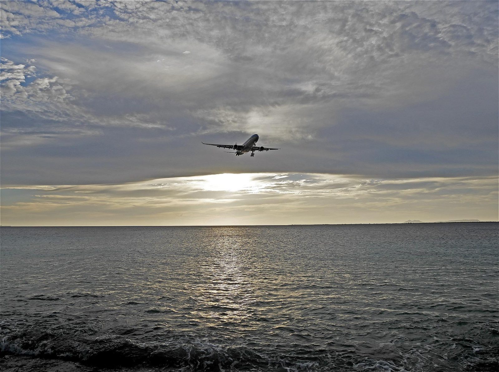 How long to fly to Bonaire