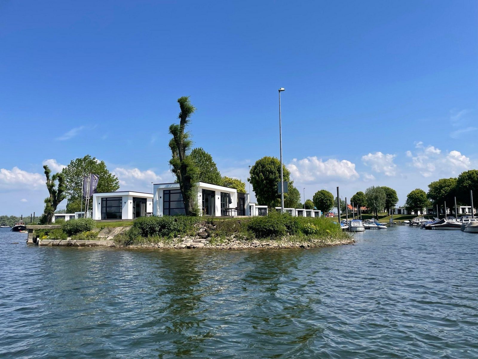 Last minute aan het water