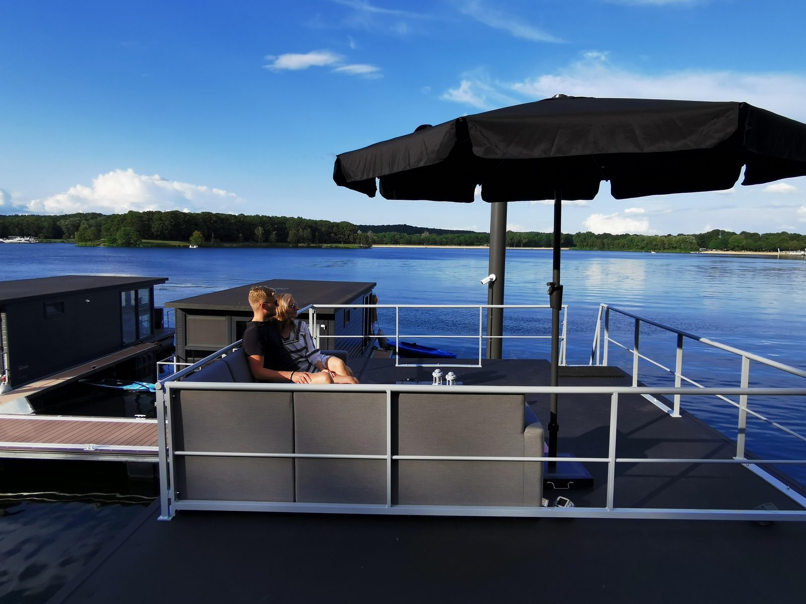 Rent a holiday home on the water