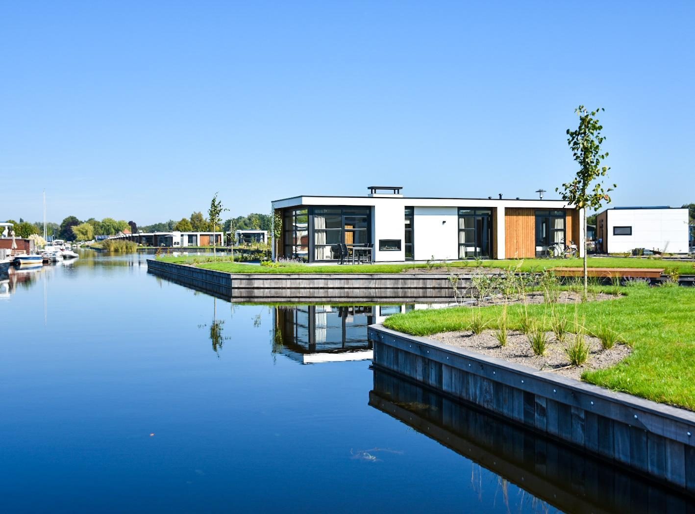 Holiday home by the water