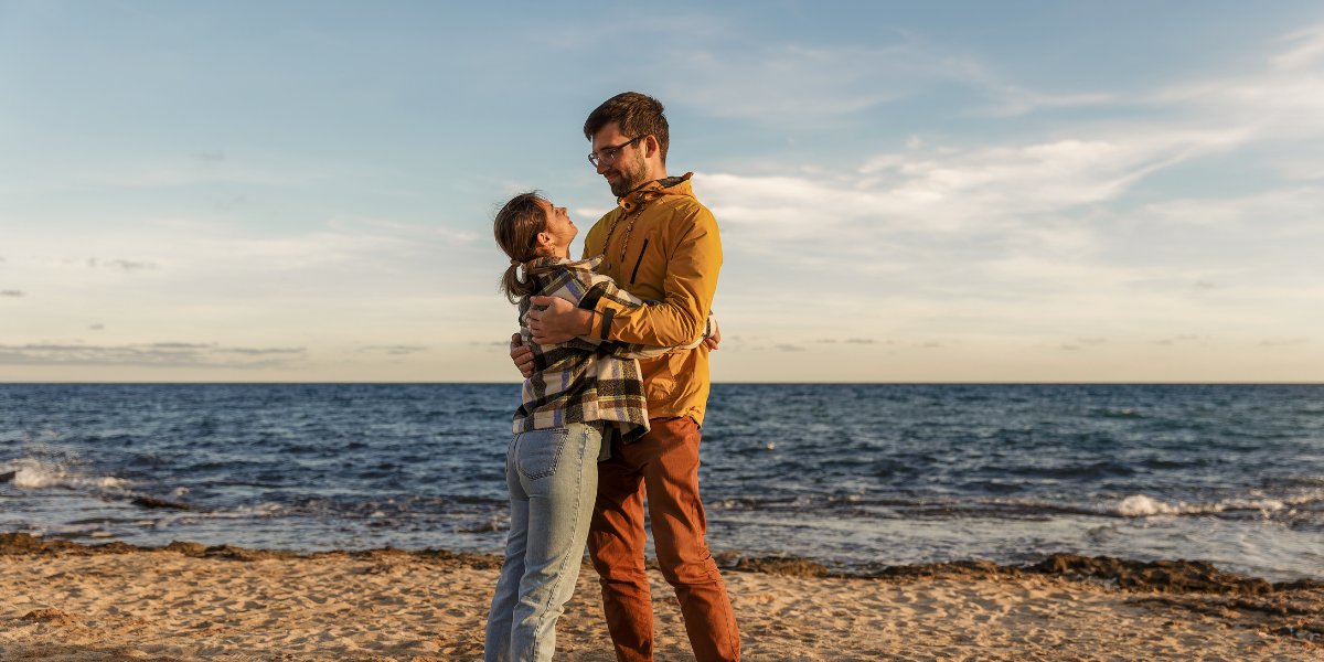 Romantische Aktivitäten an der belgischen Küste während des Valentinstags.