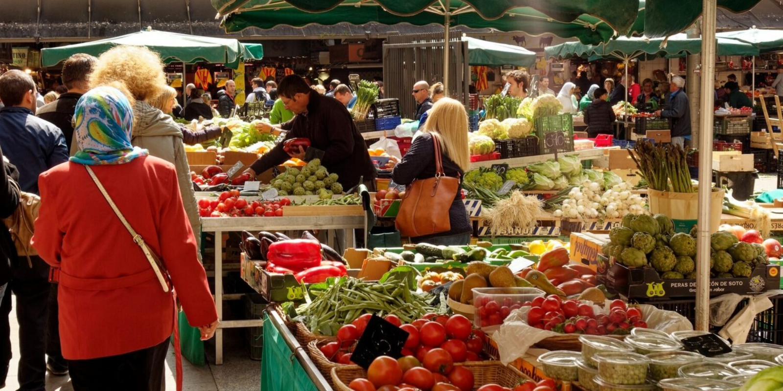 Een lokaal marktje aan de kust