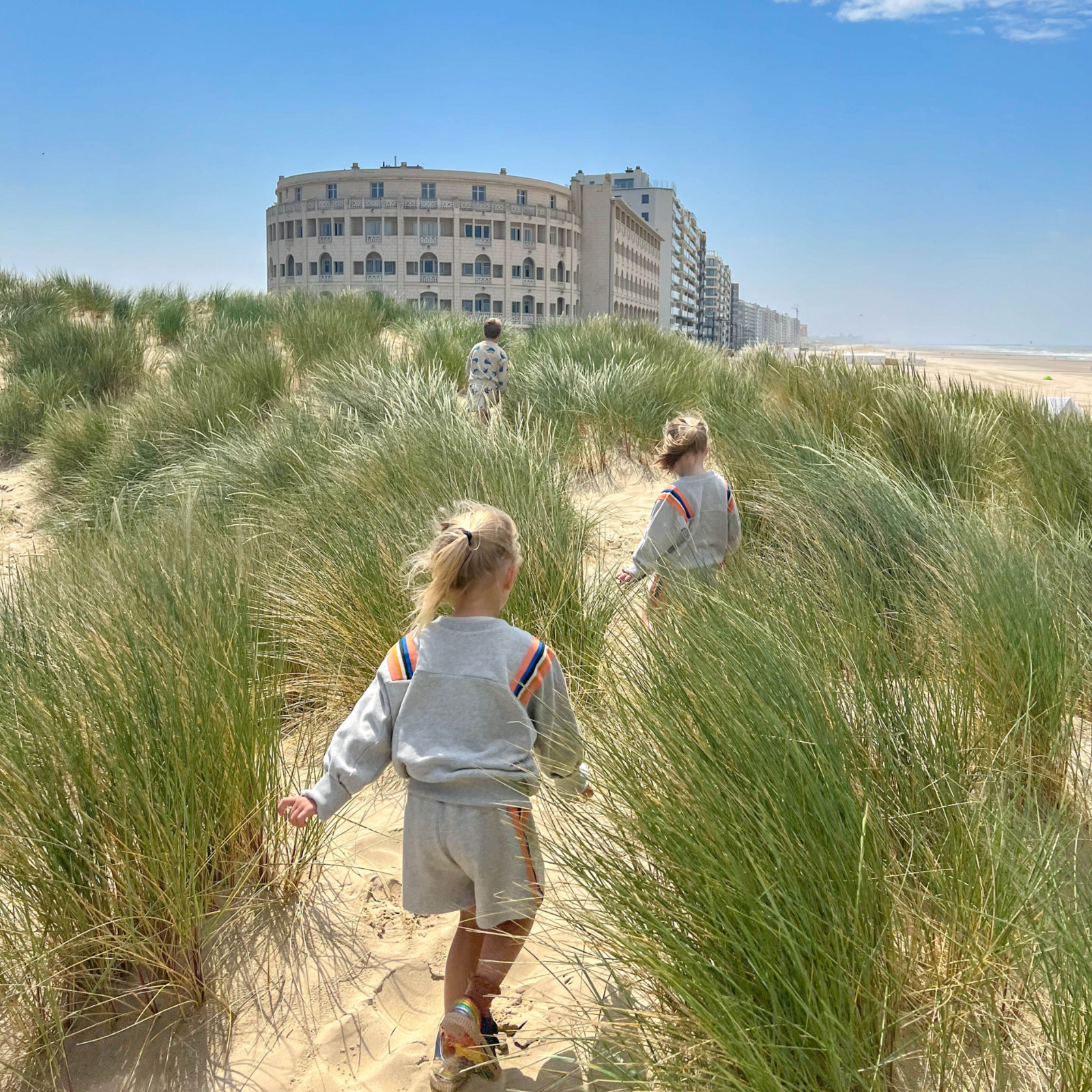 Een man en een vrouw in de sauna bij Holiday Suites Zeebrugge