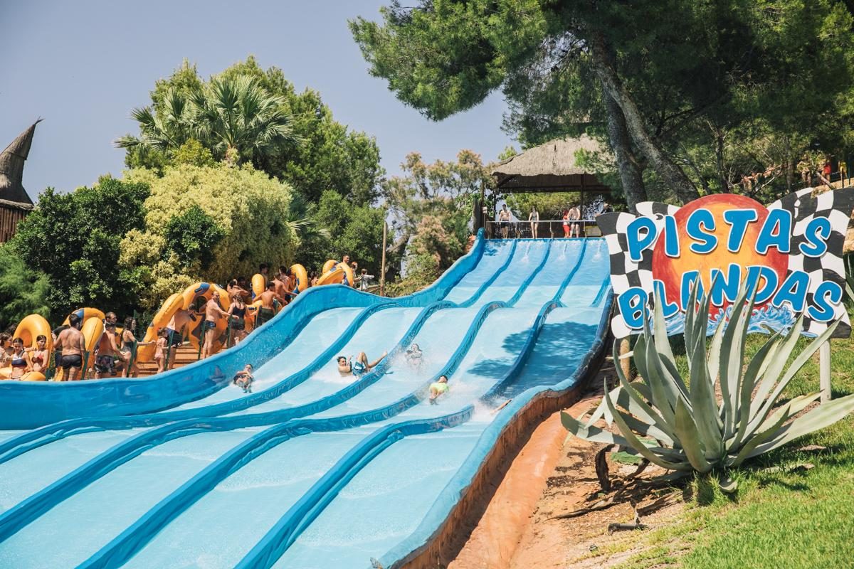 Pistas Blandas slides in Aqualandia Benidorm water park