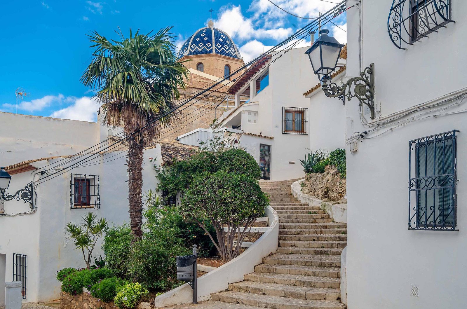 Vista de la iglesia de Altea