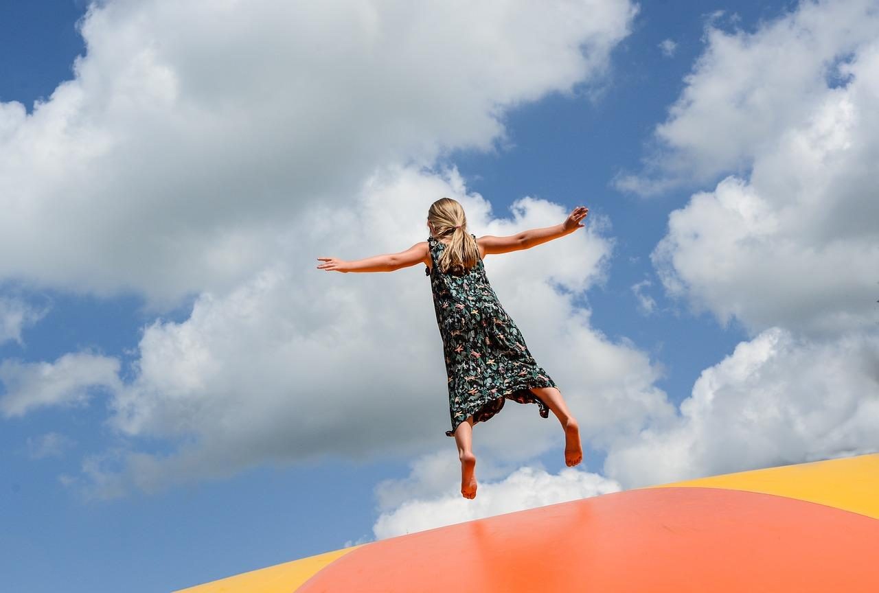 Air trampoline