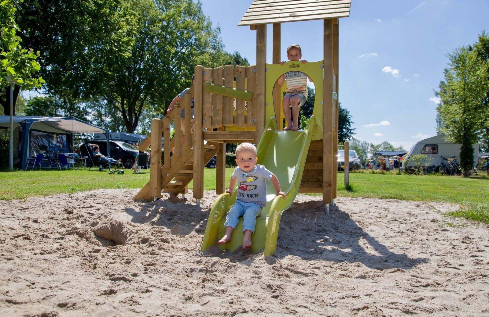 freies spiel campingplatz den blanken