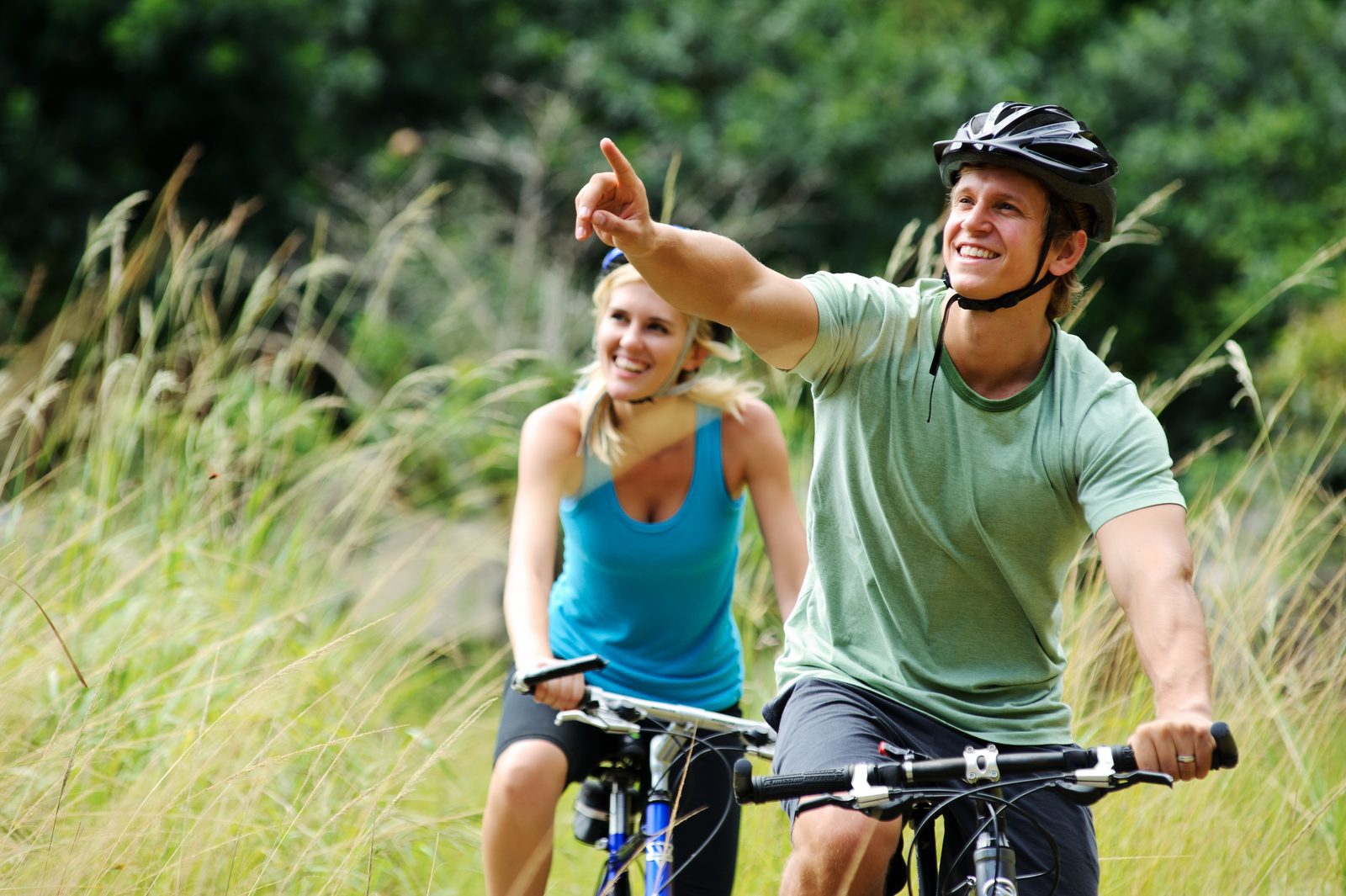 In addition to the wellness facilities of Relaxing in the Achterhoek, you can also spend a time being active under guidance now, for example with Nordic walking.