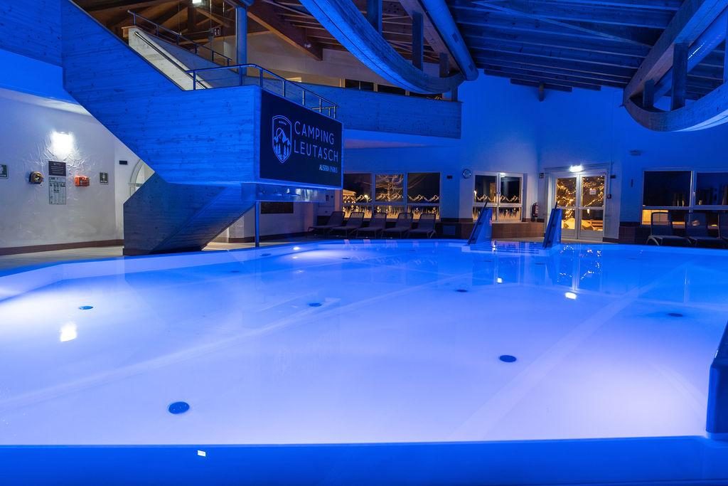 Discover our swimming pool