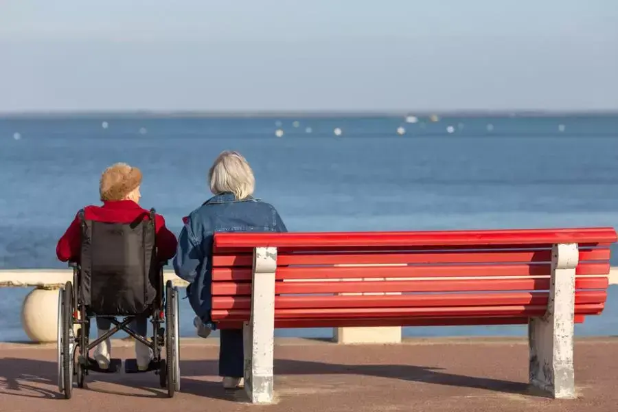 Oude mensen aan zee Oude mensen aan zee