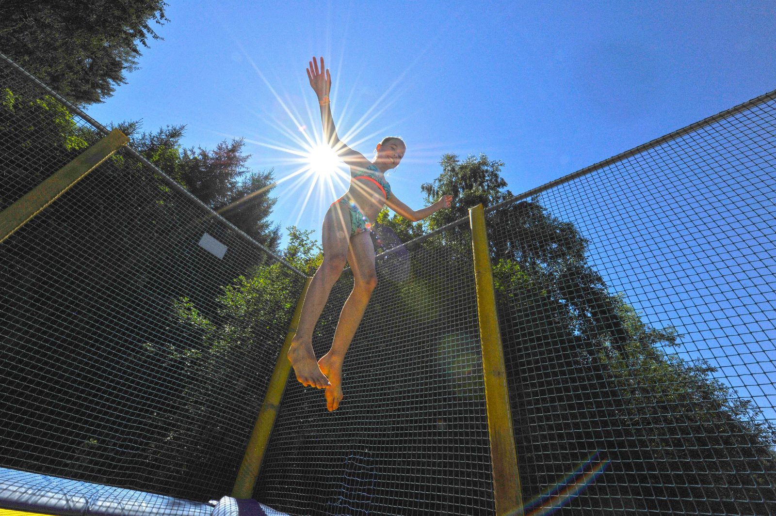 Trampolinspringen im Urlaub am Natterer See