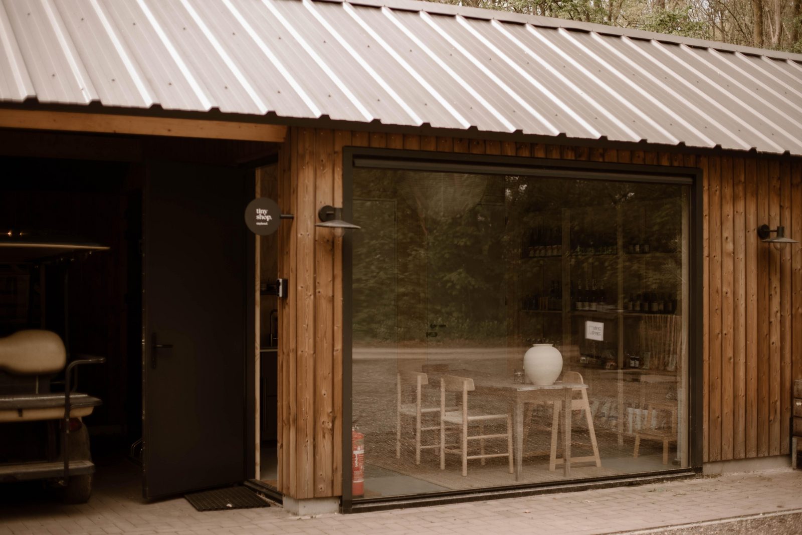 tiny shop buitenkant