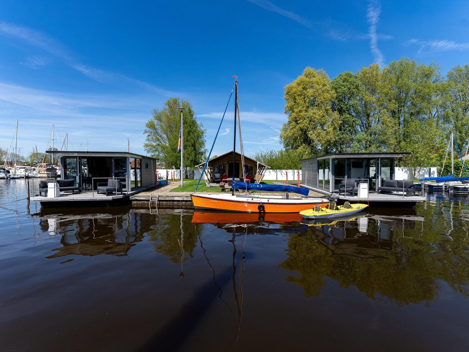 Hausboote in Heeg