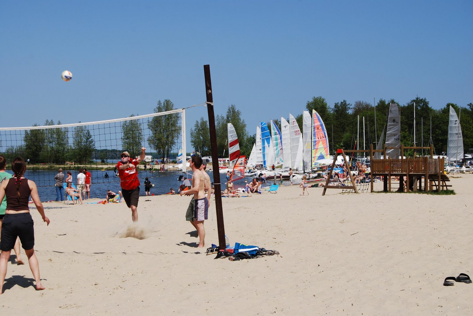 Strand und Natursee
