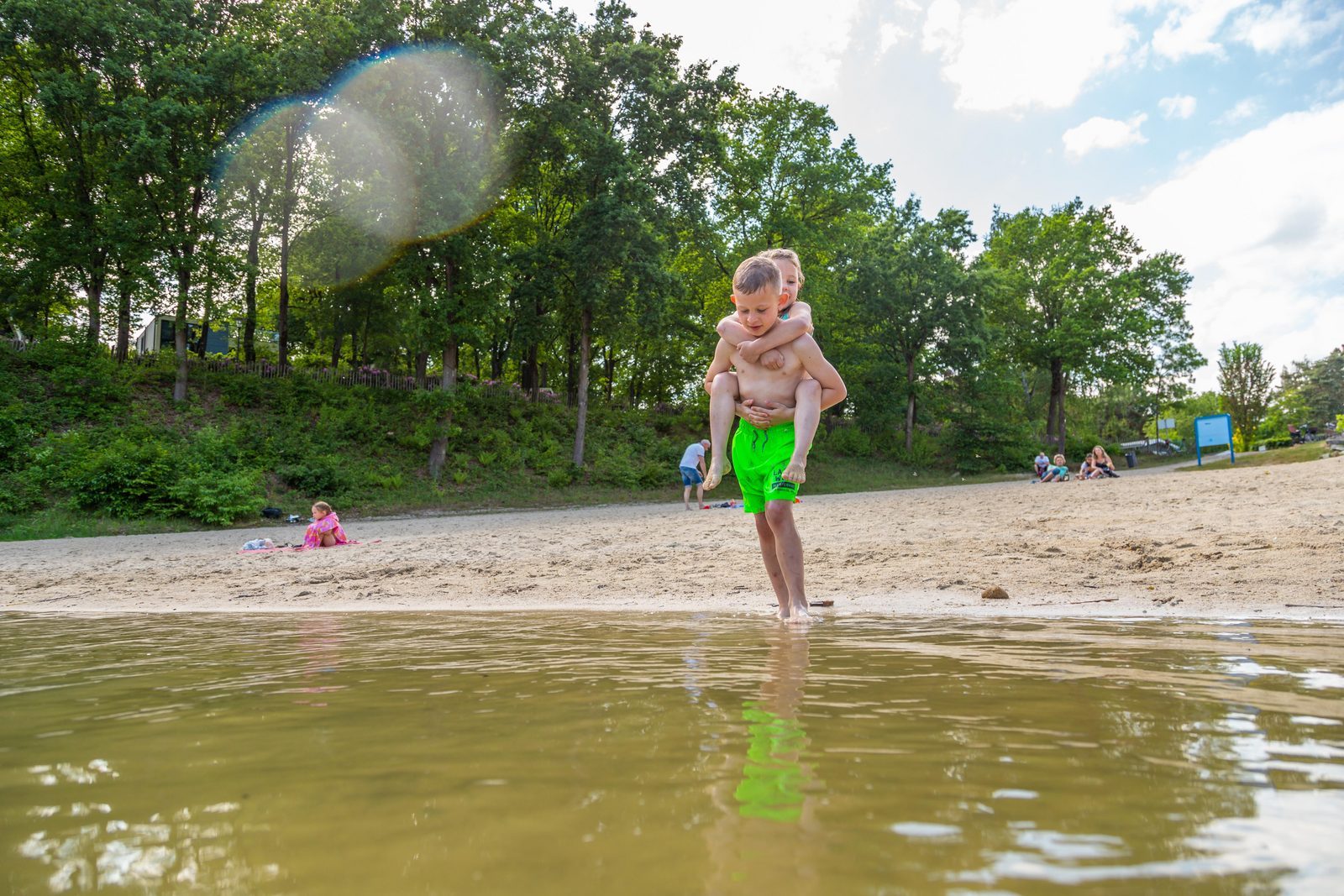 Strand und Natursee