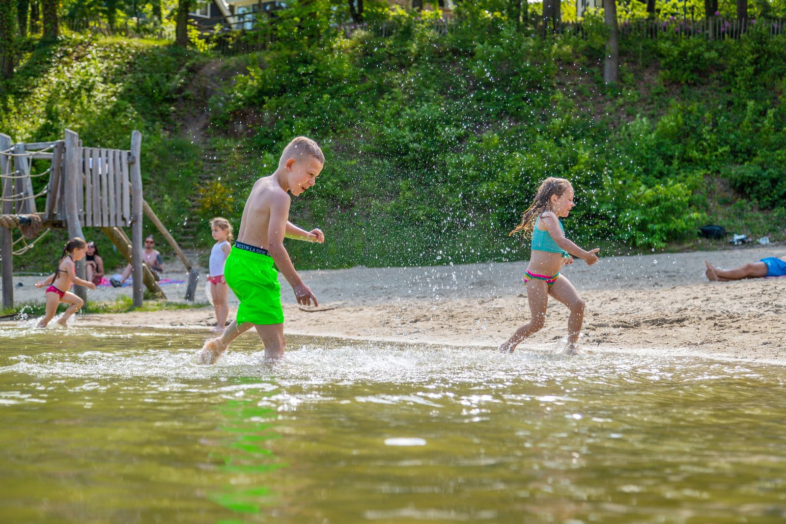 Strand und Natursee