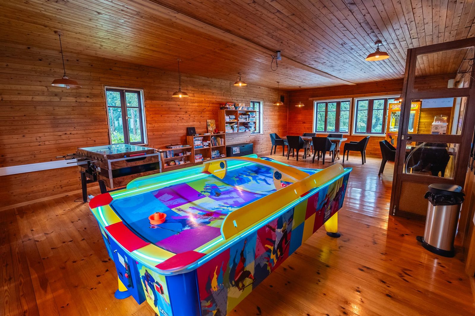 Game room 