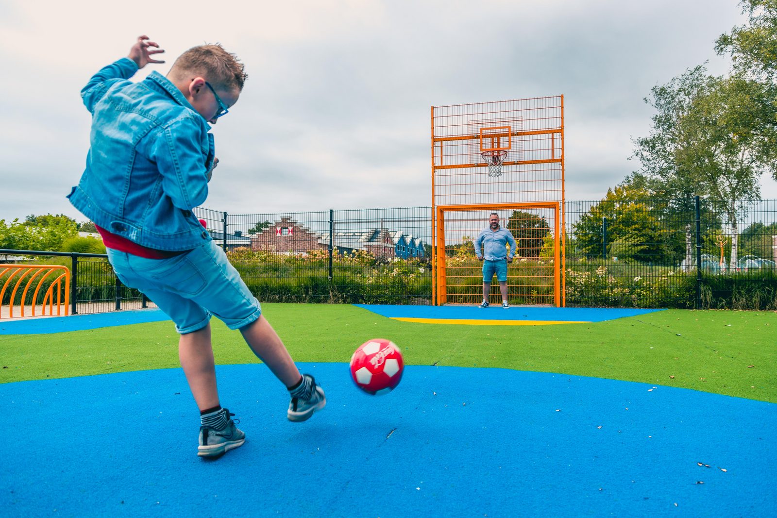 Spielplatz & Sportfelder