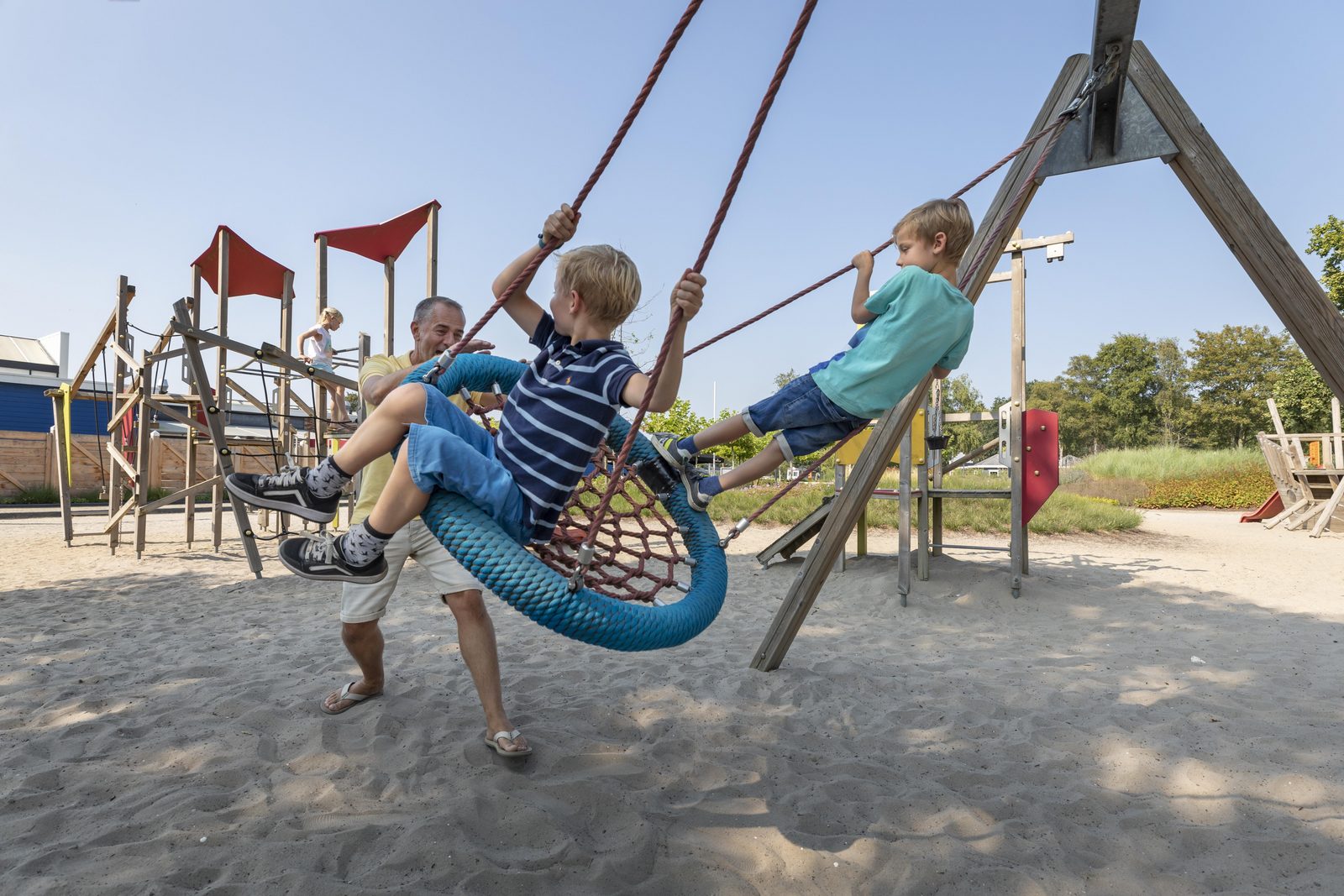 Spielplatz & Sportfelder