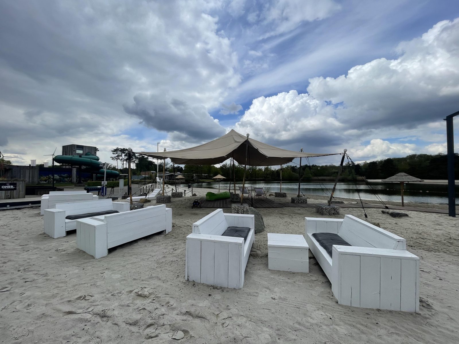 Beach bar 