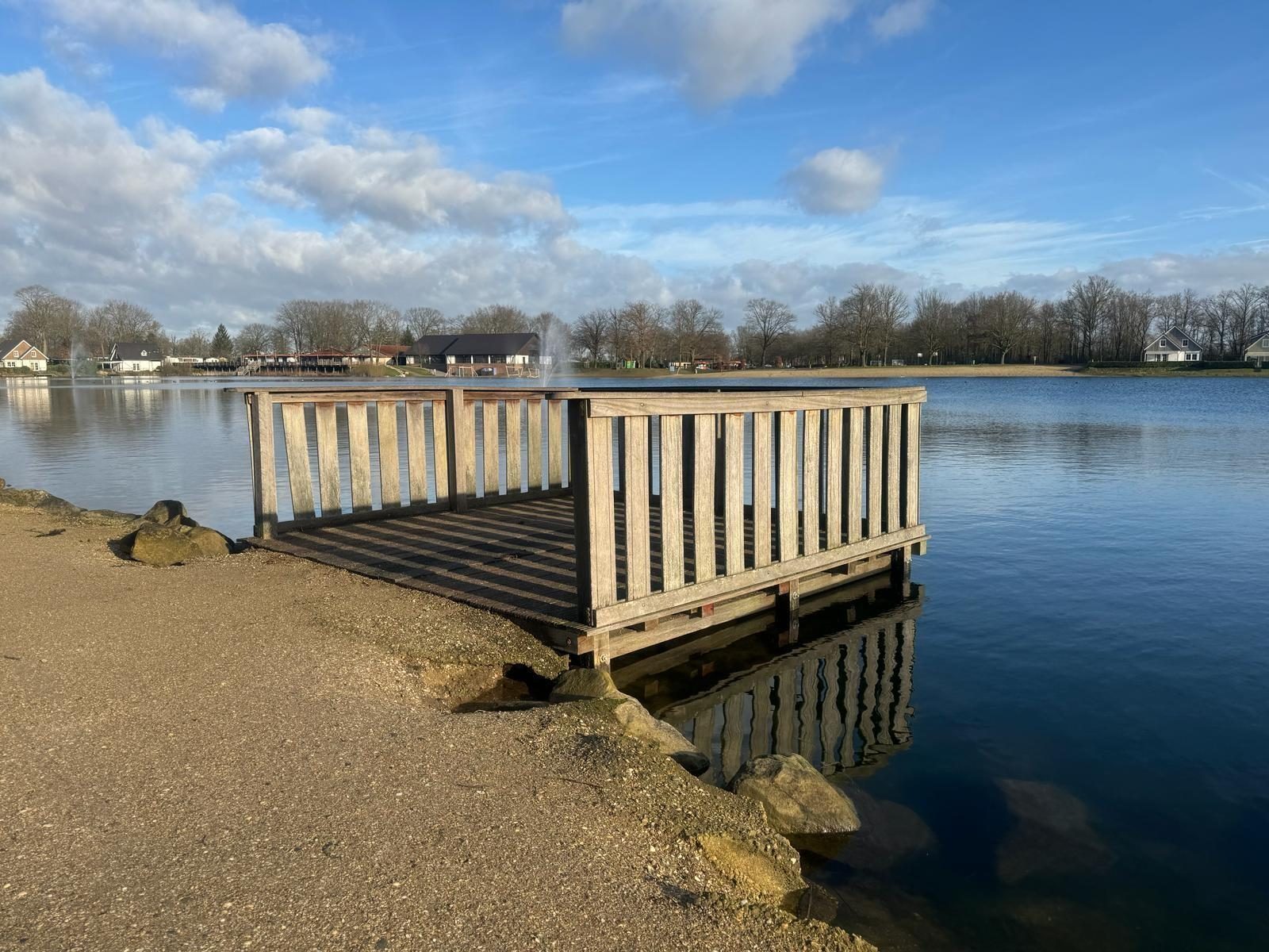 Fishing jetty 