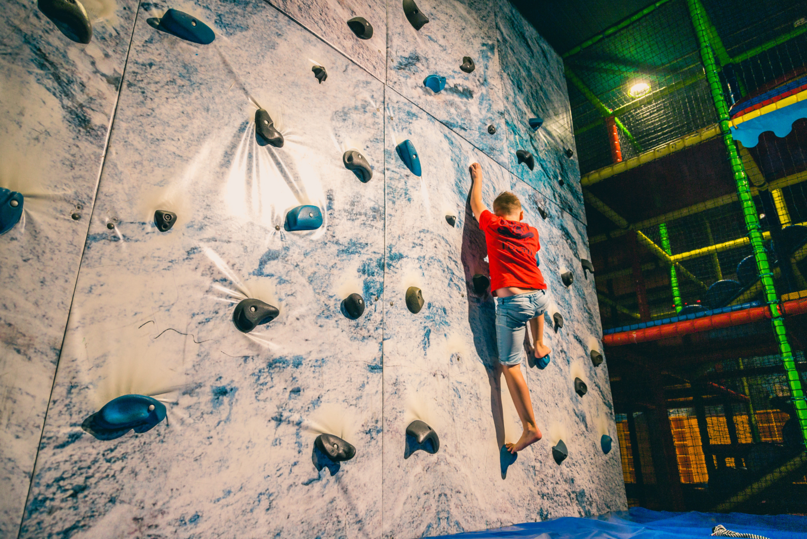Zuiderzee Indoor Playground Climbing Wall Kid