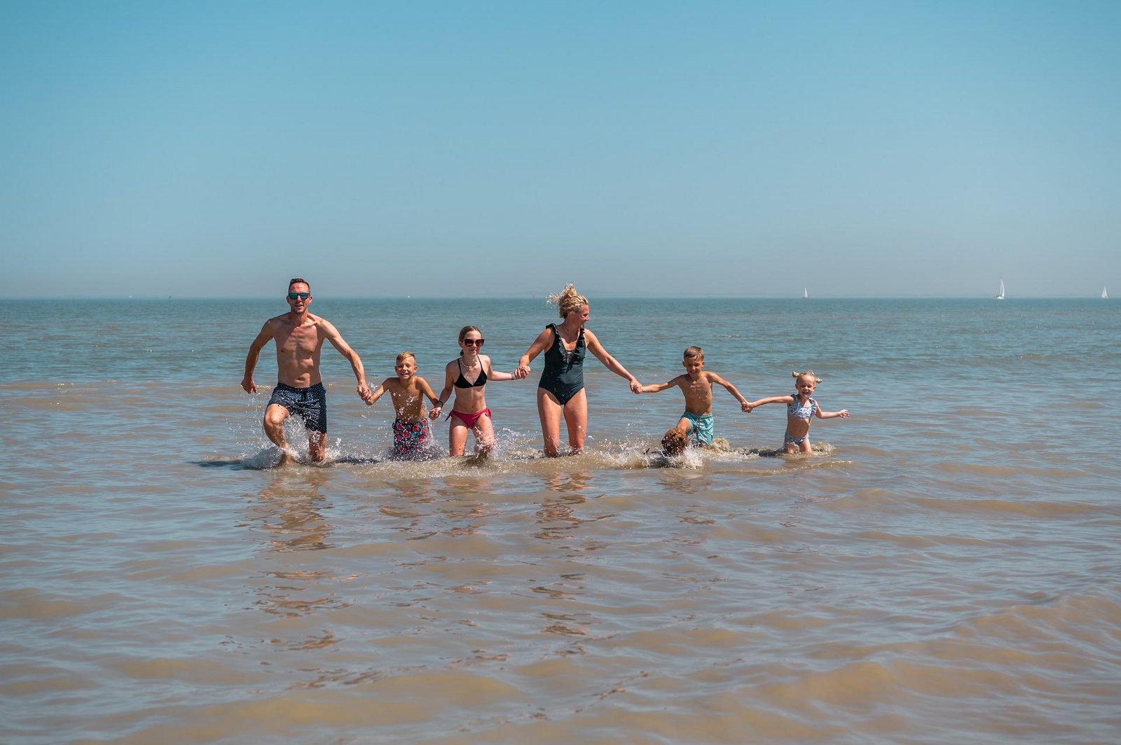 EuroParcs_Cadzand_Family_Beach_Dog