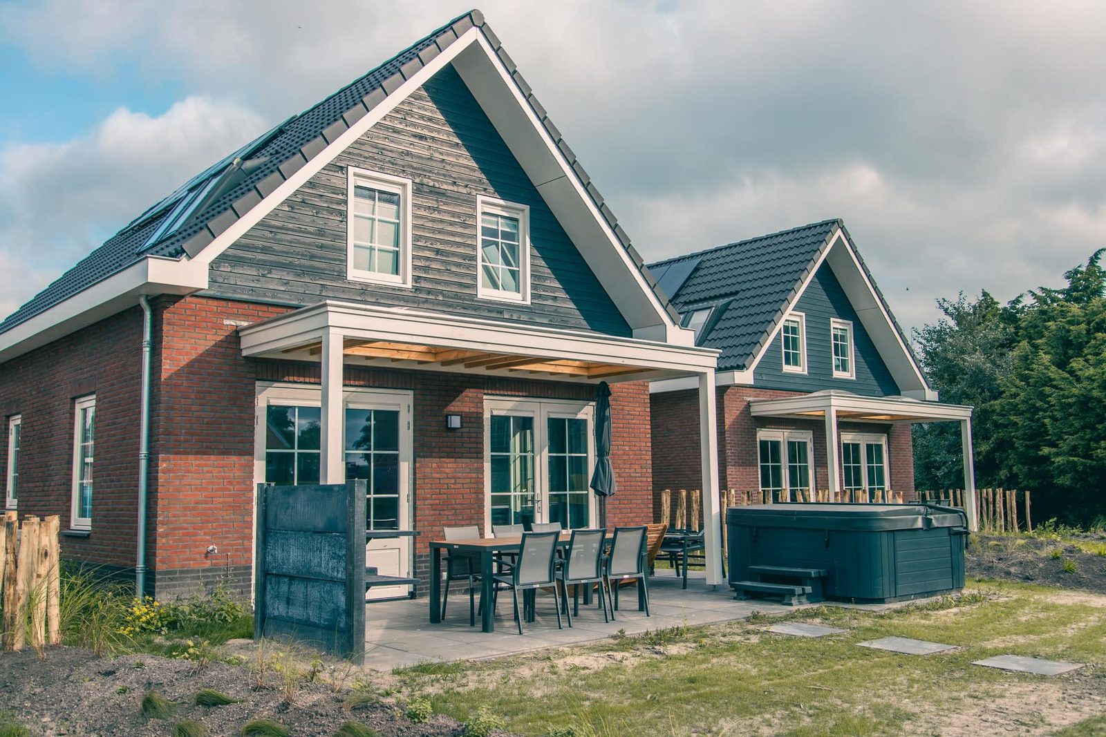 IJsselmeer Watervilla 6 Jacuzzi Exterior