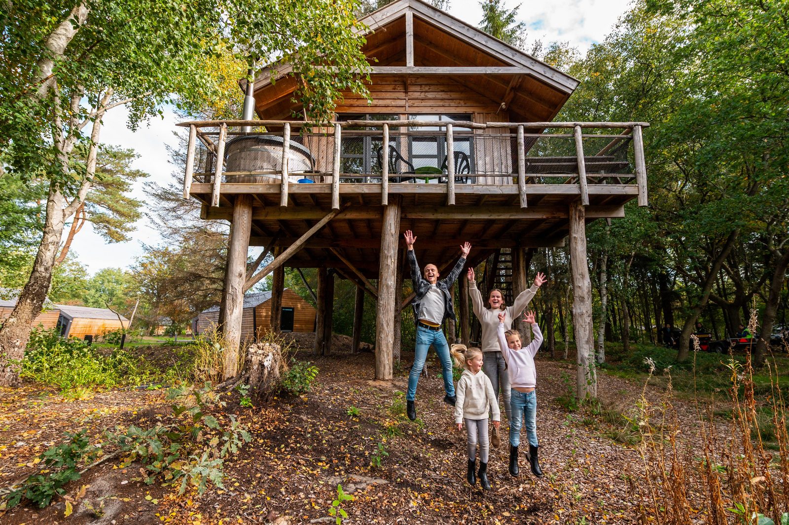 EuroParcs Ruinen Treehouse XXL Familie Familie springen