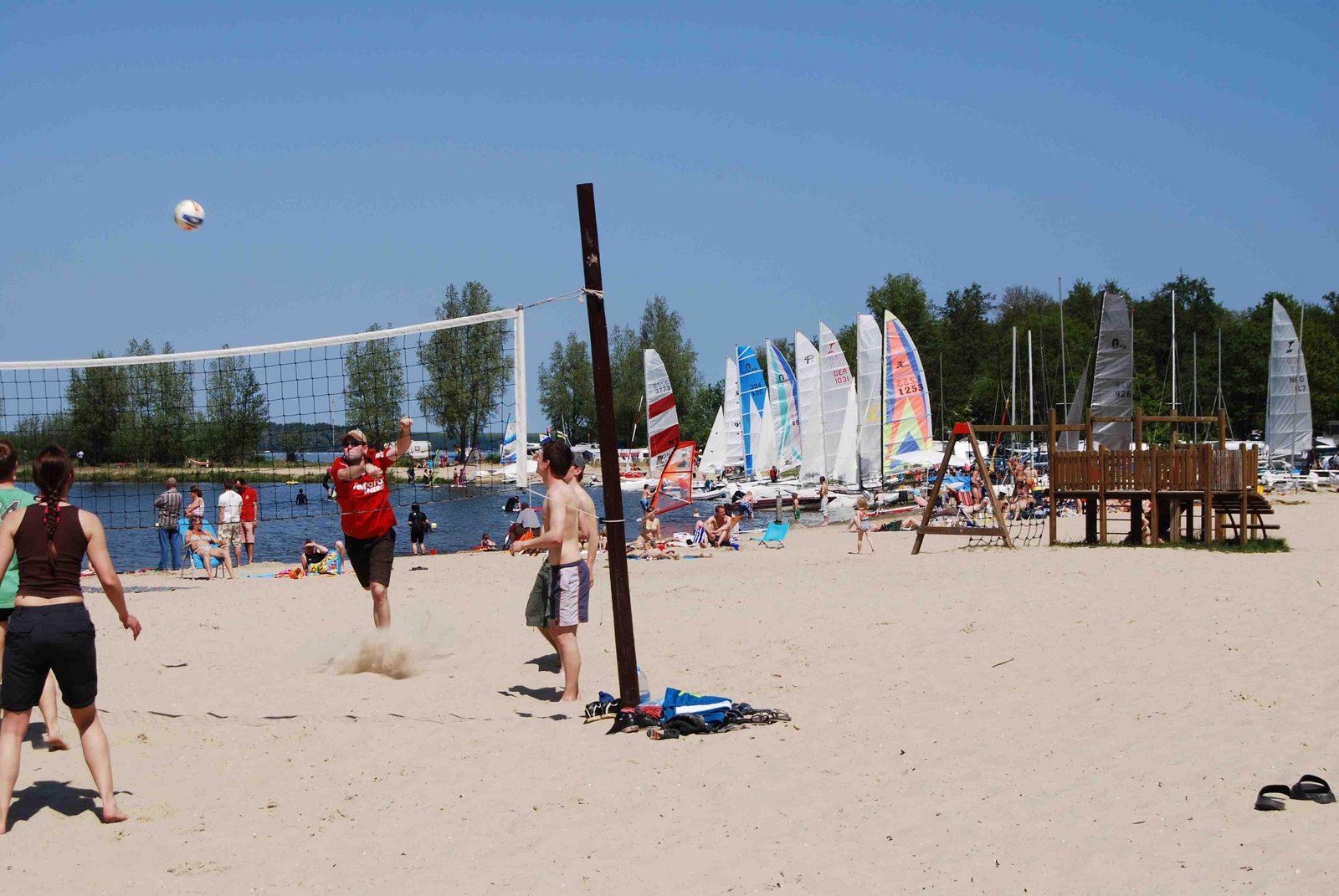 Strand und Natursee