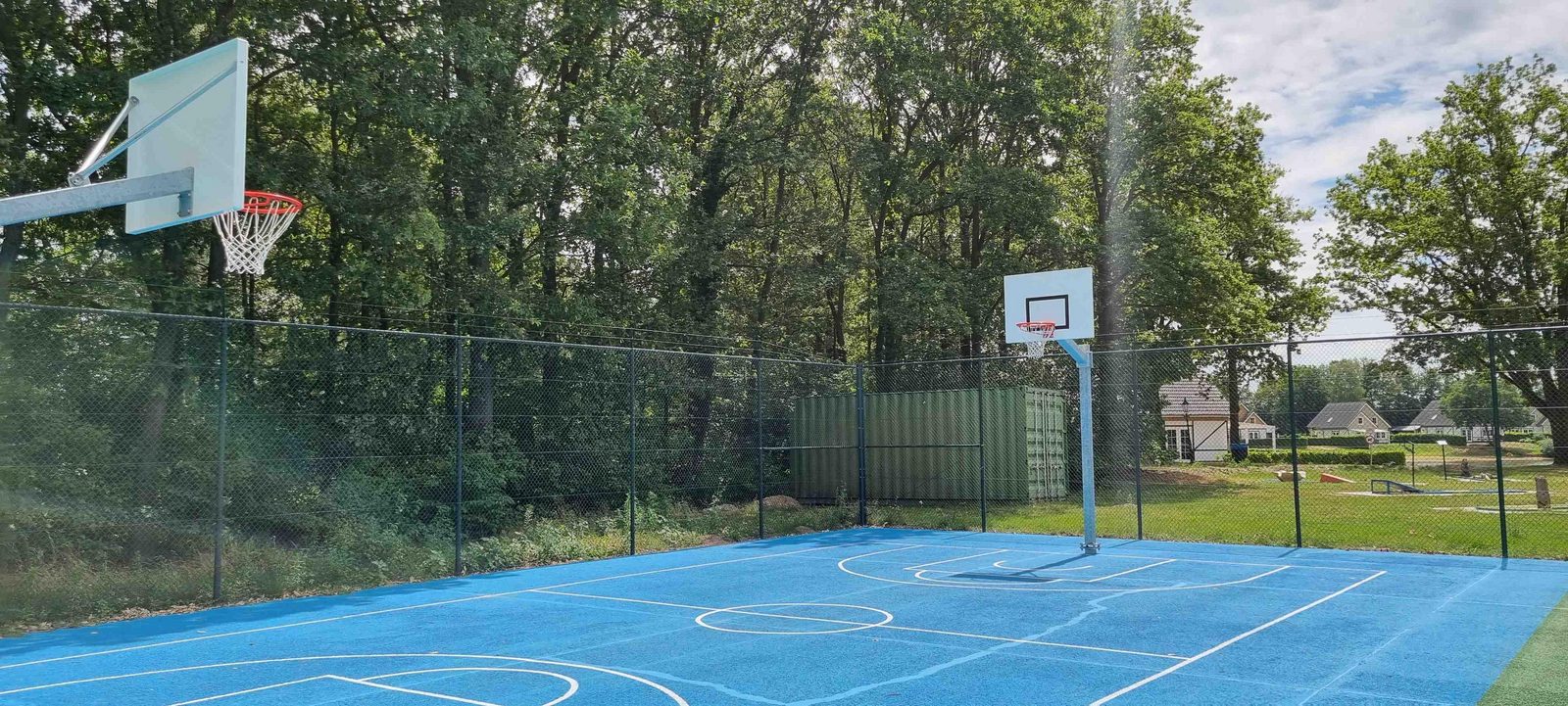 Multicourt-Sportplatz