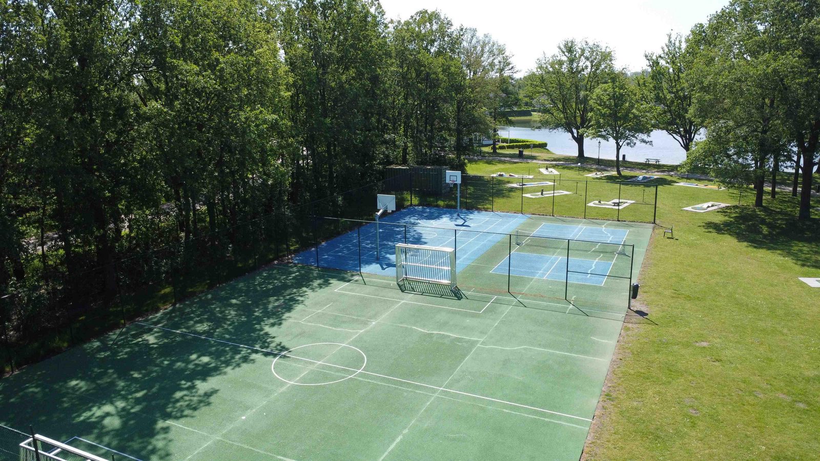 Multicourt-Sportplatz