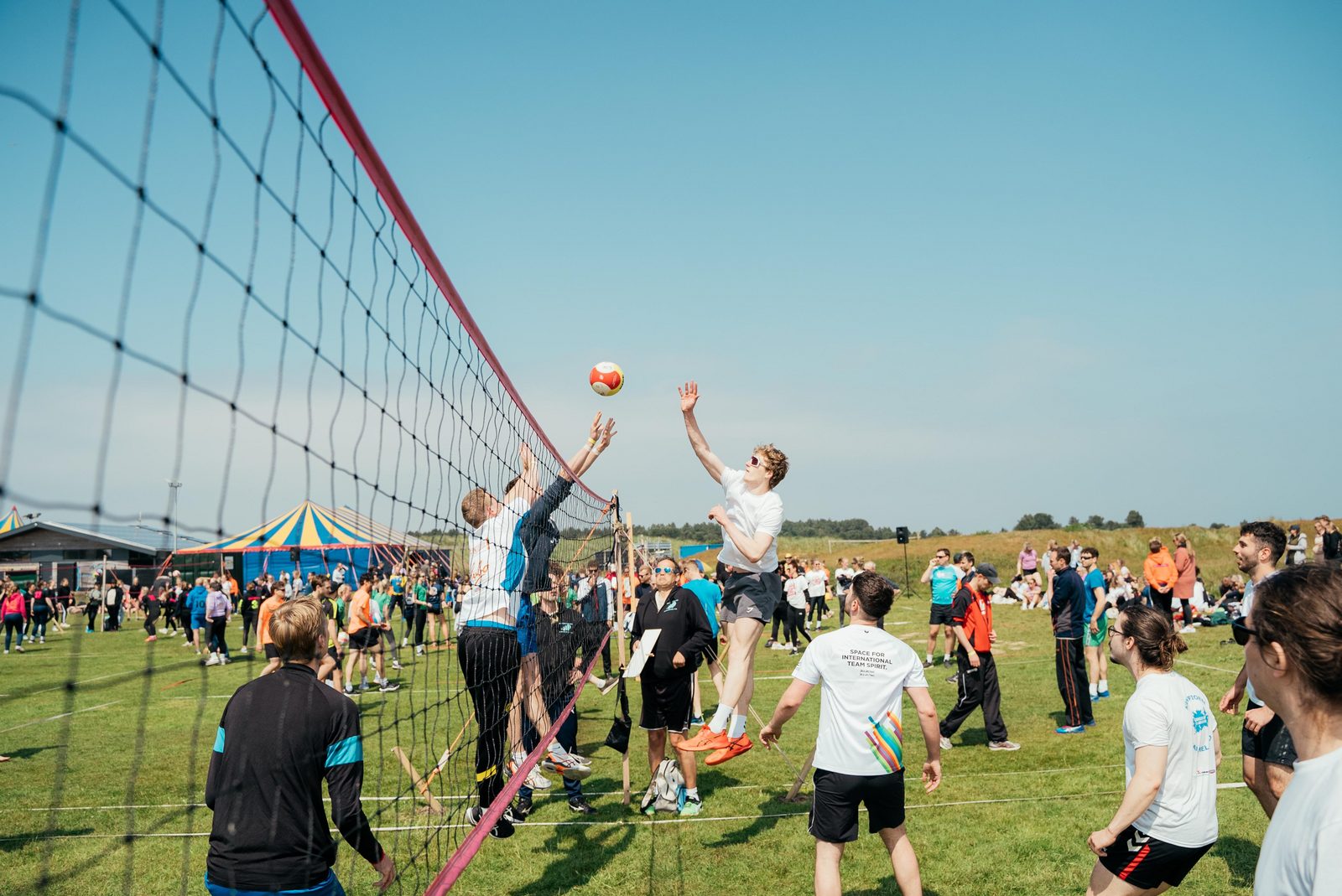 Lycurgus volleybal evenement op Klein Vaarwater