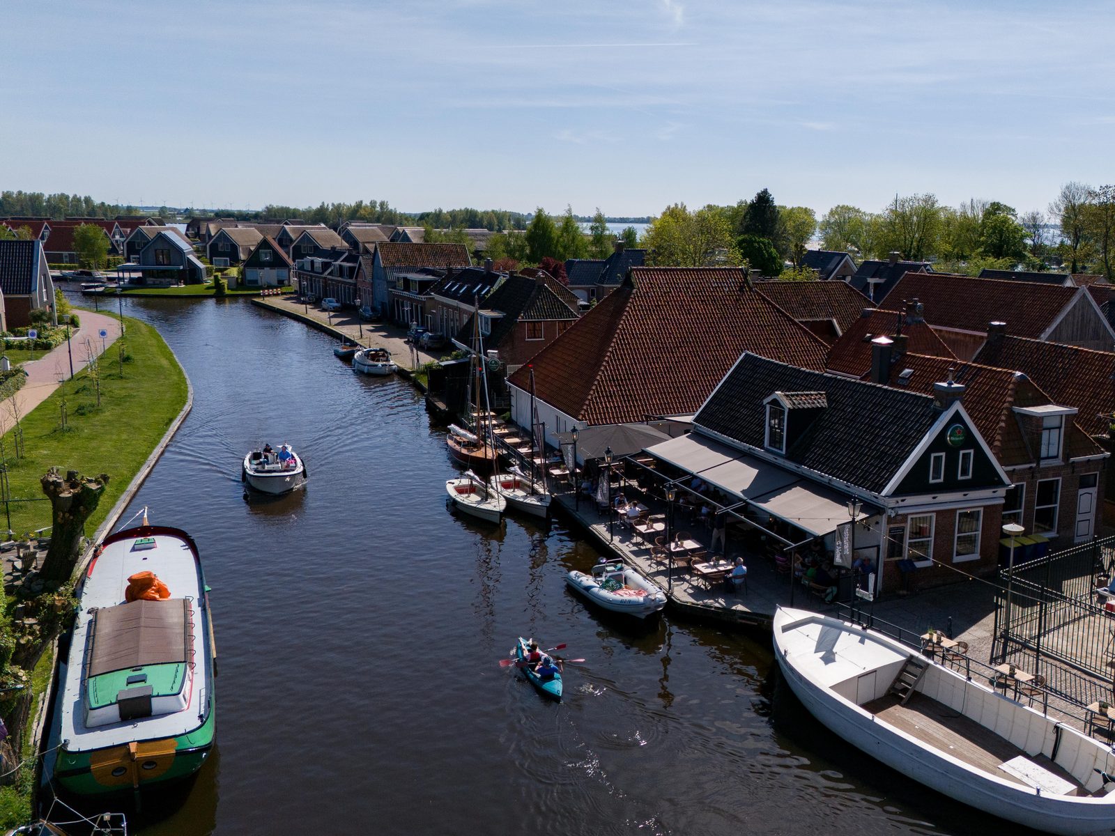 Vakantie Friesland 2025 - Huur een Houseboat in Heeg 🚤