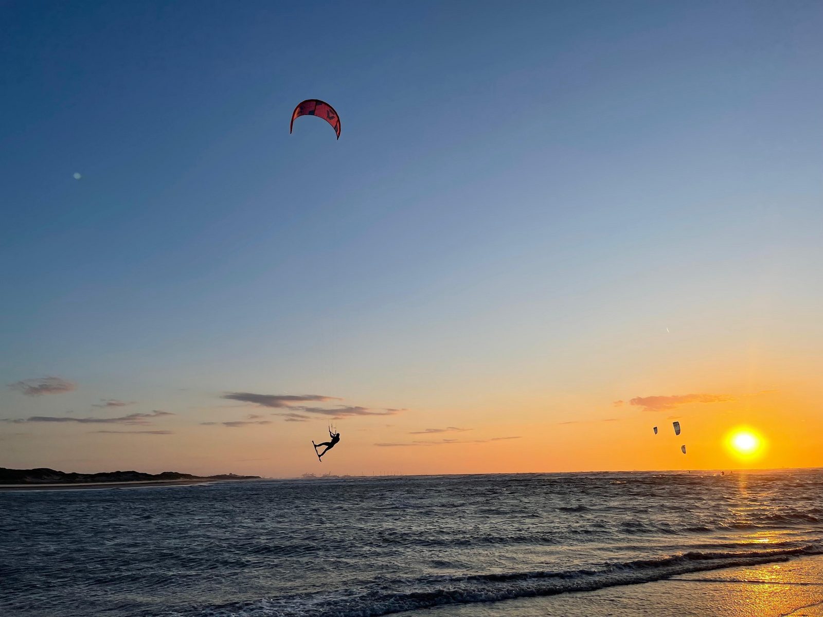 Kitesurfing