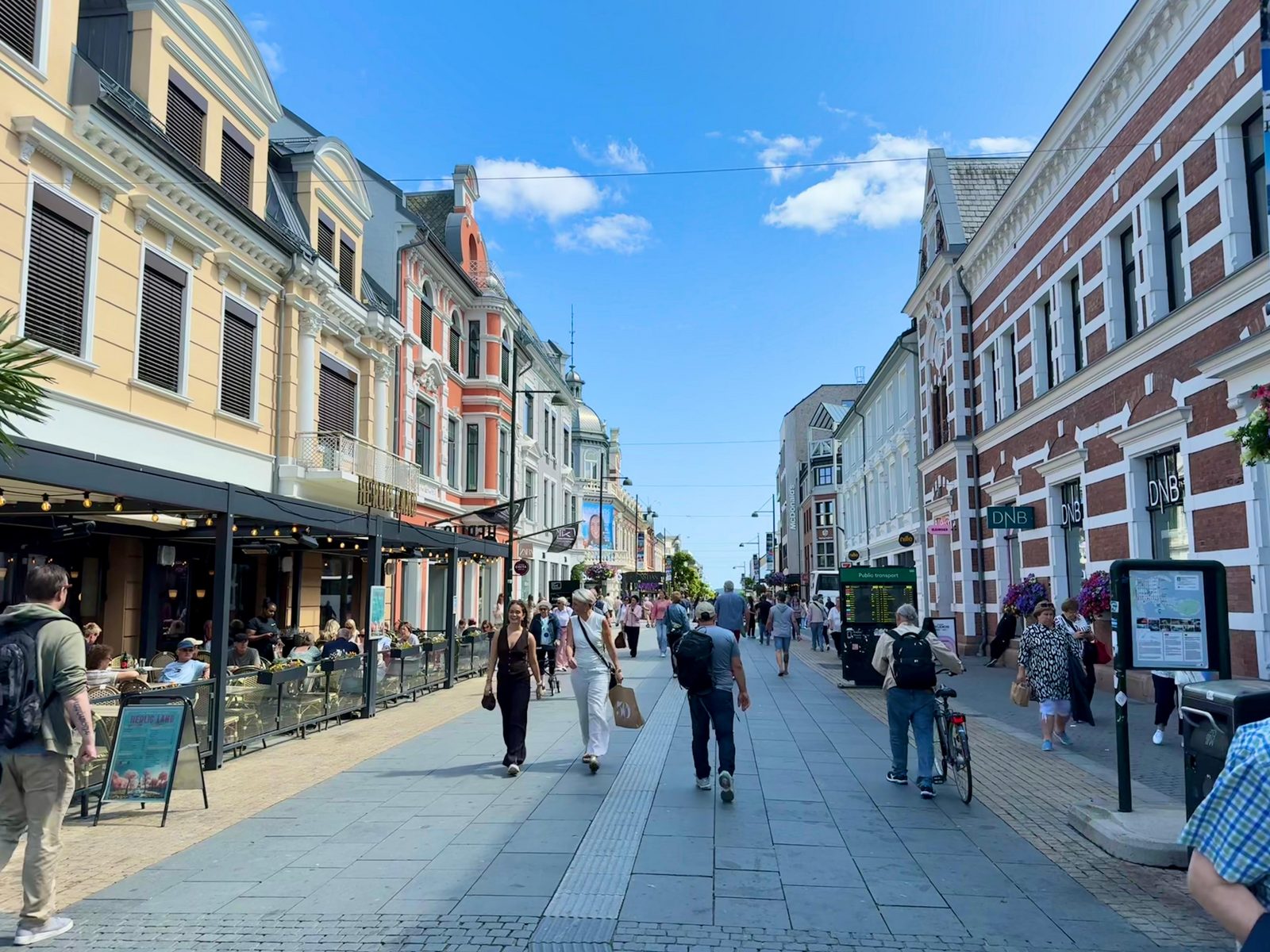 Kristiansand kleurrijke winkelstraat