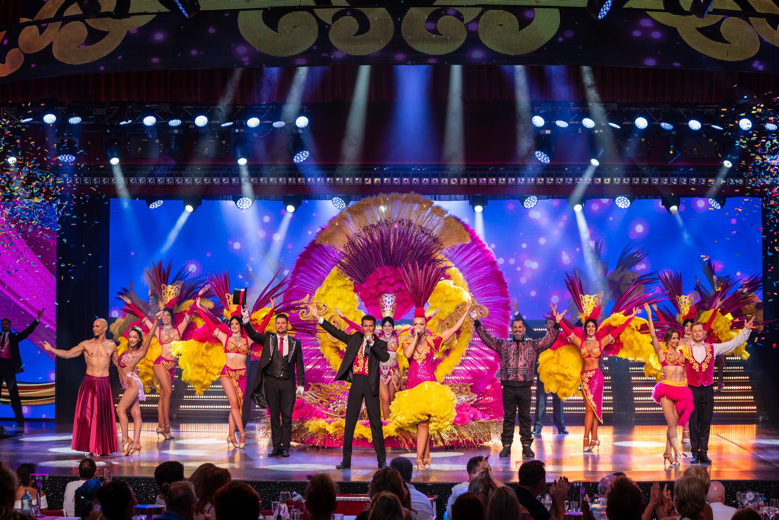 Benidorm Palace | AIRE | Siroco-Gemelos 22 ELEMENTS show in Benidorm Palace