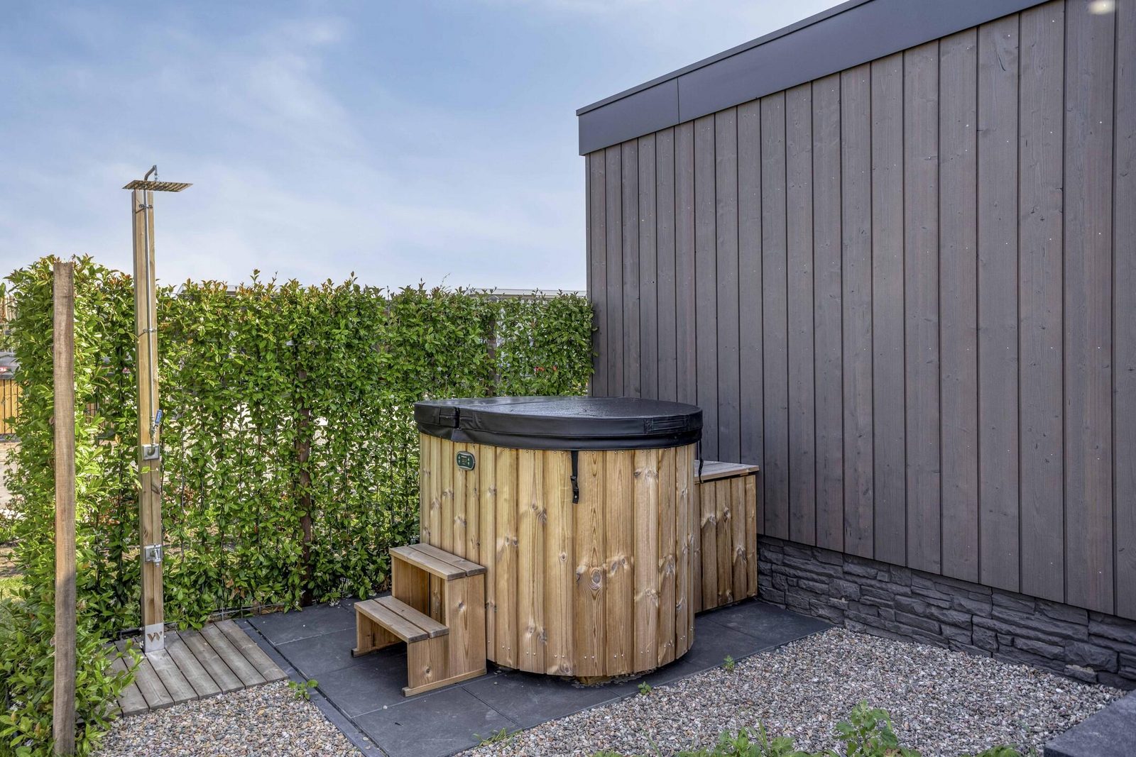 Solar hotel suite (2p)